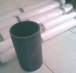 产品名称：PE管材(黑色蓝条)
产品型号：PE管材(黑色蓝条)
产品规格：PE管材(黑色蓝条)